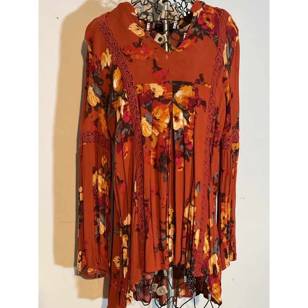 Blu Pepper Rust Floral Crochet Lace Trim Tunic Top High Low V-Neck Small BA6165